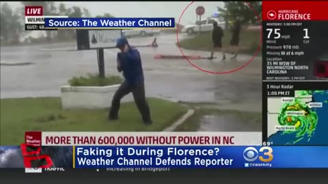 reporter stoped by his onw bullshit/reportero cagado por si mismo con su mentira