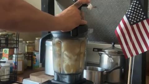 Two quick recipes: a white chocolate coin and lemon yogurt