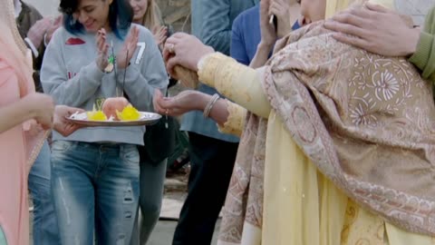 Ishq Mubarak (Hindi songs) short love story