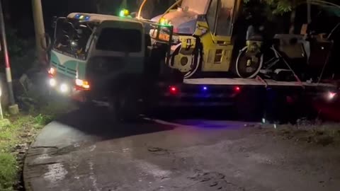 Uphill Truck on Extreme Turns