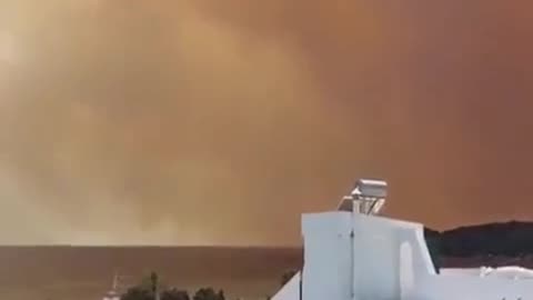 🇬🇷 #Greece In Greece large-scale forest fires.