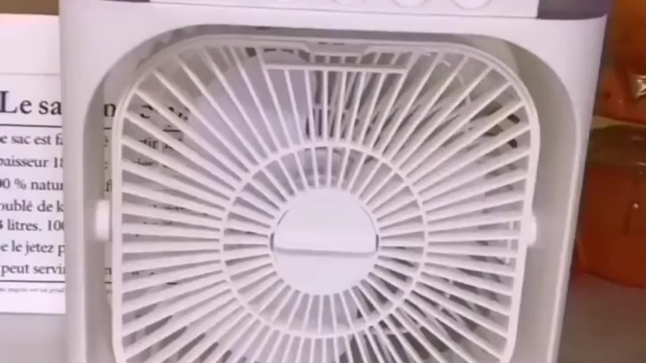 This is the perfect mini fan for your desk