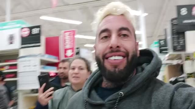 Chris Sky Nanaimo canadian tire, mask free.