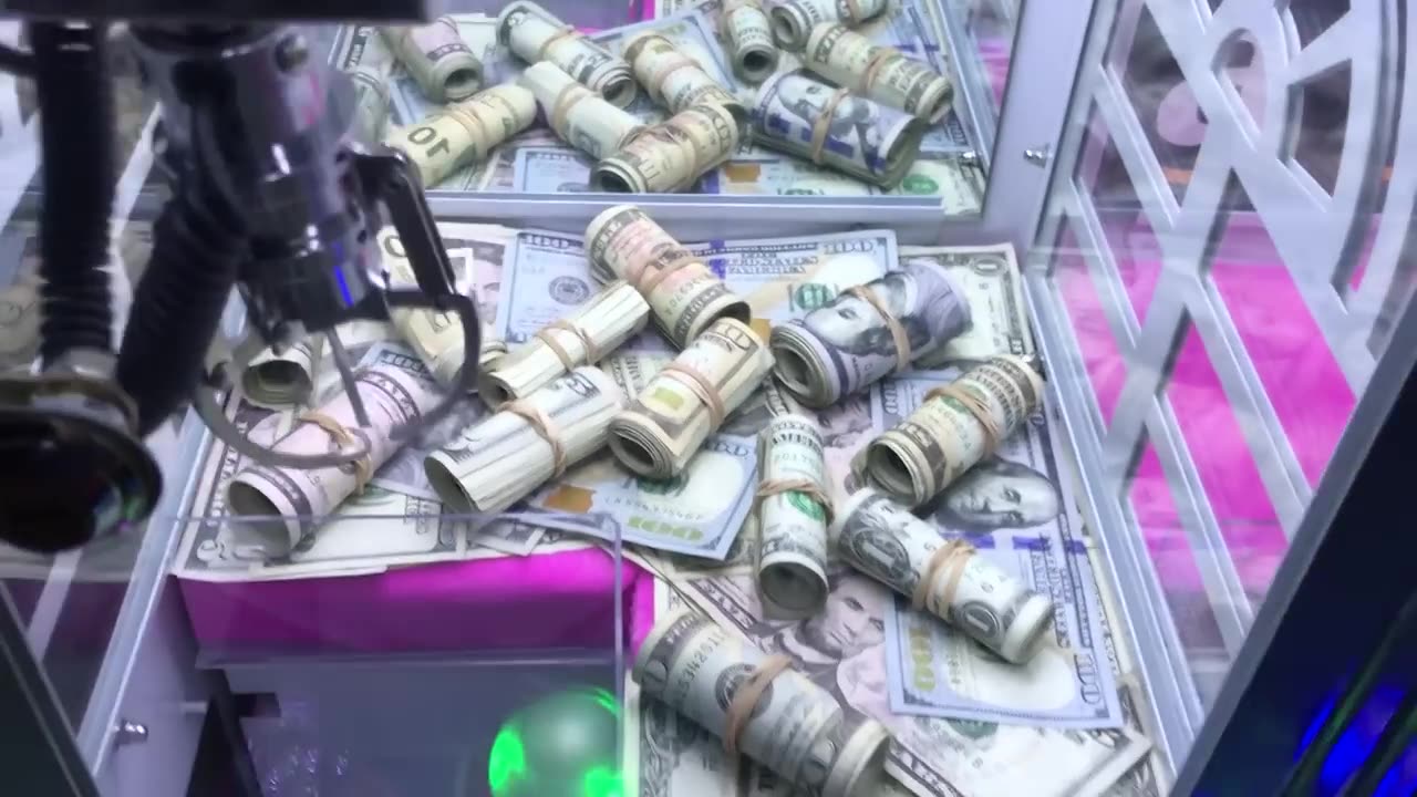 WON CA$H MONEY FROM MINI CLAW MACHINE