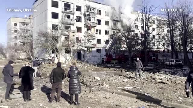 Civilian apartment buildings shelled in Kharkiv