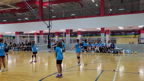 Nov '21 - Layla serves