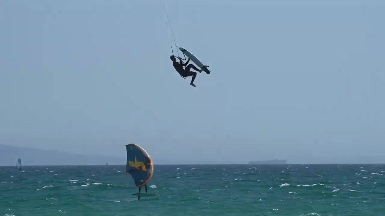 Kitesurfer Crash after a Maneuver Attempt