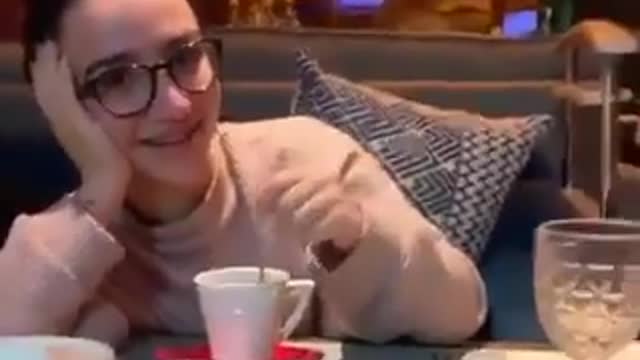 When you go on a date with her after meeting her on Instagram