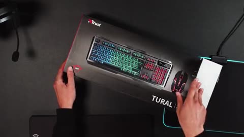 Unboxing & Changing Colors: GXT 845 Tural Gaming Combo