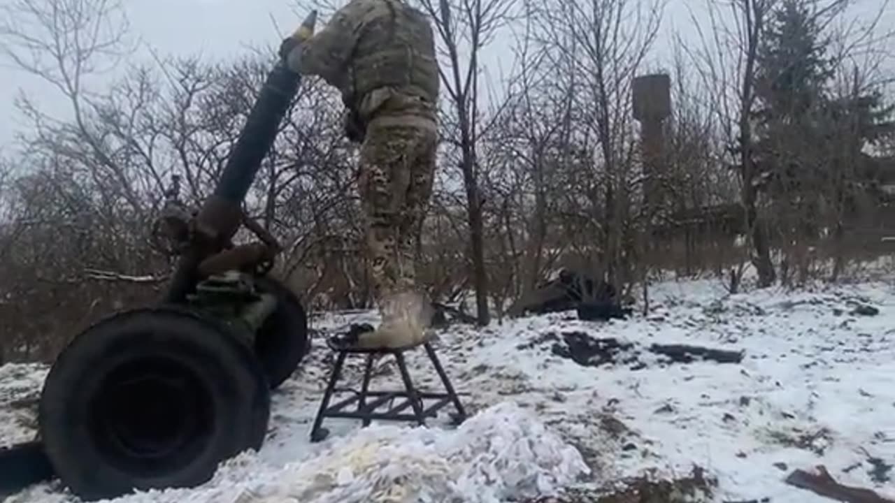 Ukrainians with 120mm French Mortars