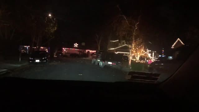 Willow Glen Holiday Lights Drive Thru Part V 12月8日2022年