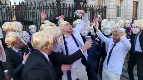 NEW - Crowd dressed like Boris Johnson party