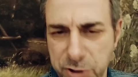 Via dai coglioni quelli che hanno ceduto al ricatto , ignoranza ho no Non servono a un cazzo !