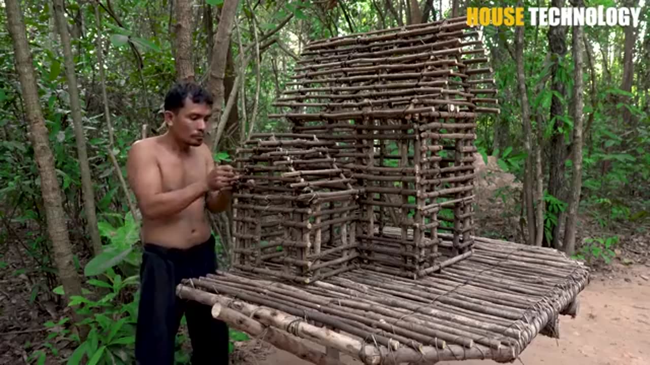Rescue Kitten Cat And Build the Tree House for Cat with Amazing Aquarium