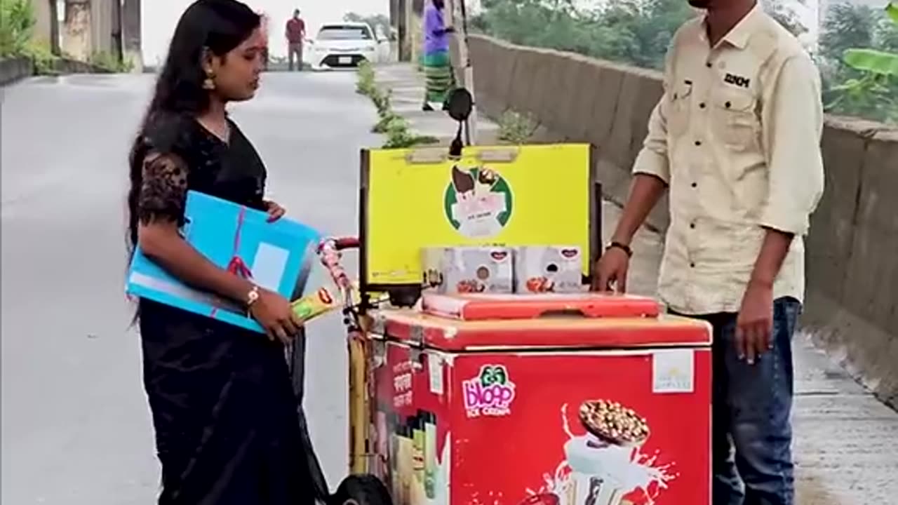 দেখেন মেয়েটির সাথে কি হয়/