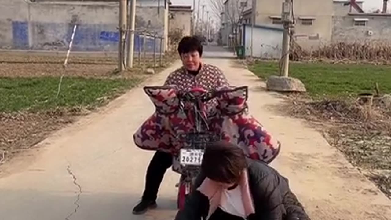 Best Funny Videos 2022, Chinese Funny clips daily #shorts (2)