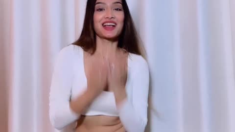NAMRATA "SIMMI" PARIJA: HIP DANCE PRACTICE | DESI GIRL PRACTICING DANCE | INDIAN BITCH IN CROP TOP