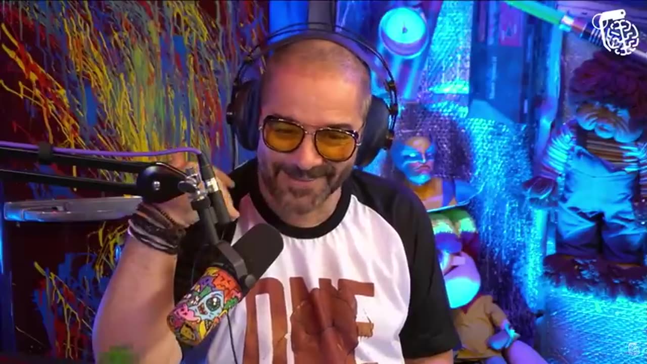 COMO PEDIR UBER SEM TER DINHEIRO - EMME WHITE Cortes do Inteligência Ltda.