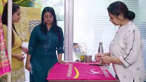 Jhoti larkiyun or IPS retire aunty