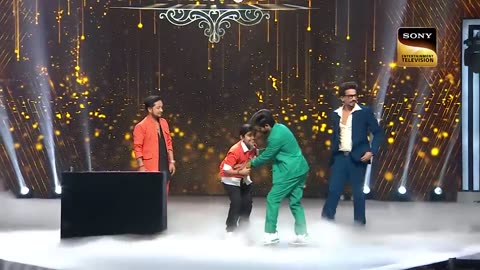 Hamari adhuri kahani song