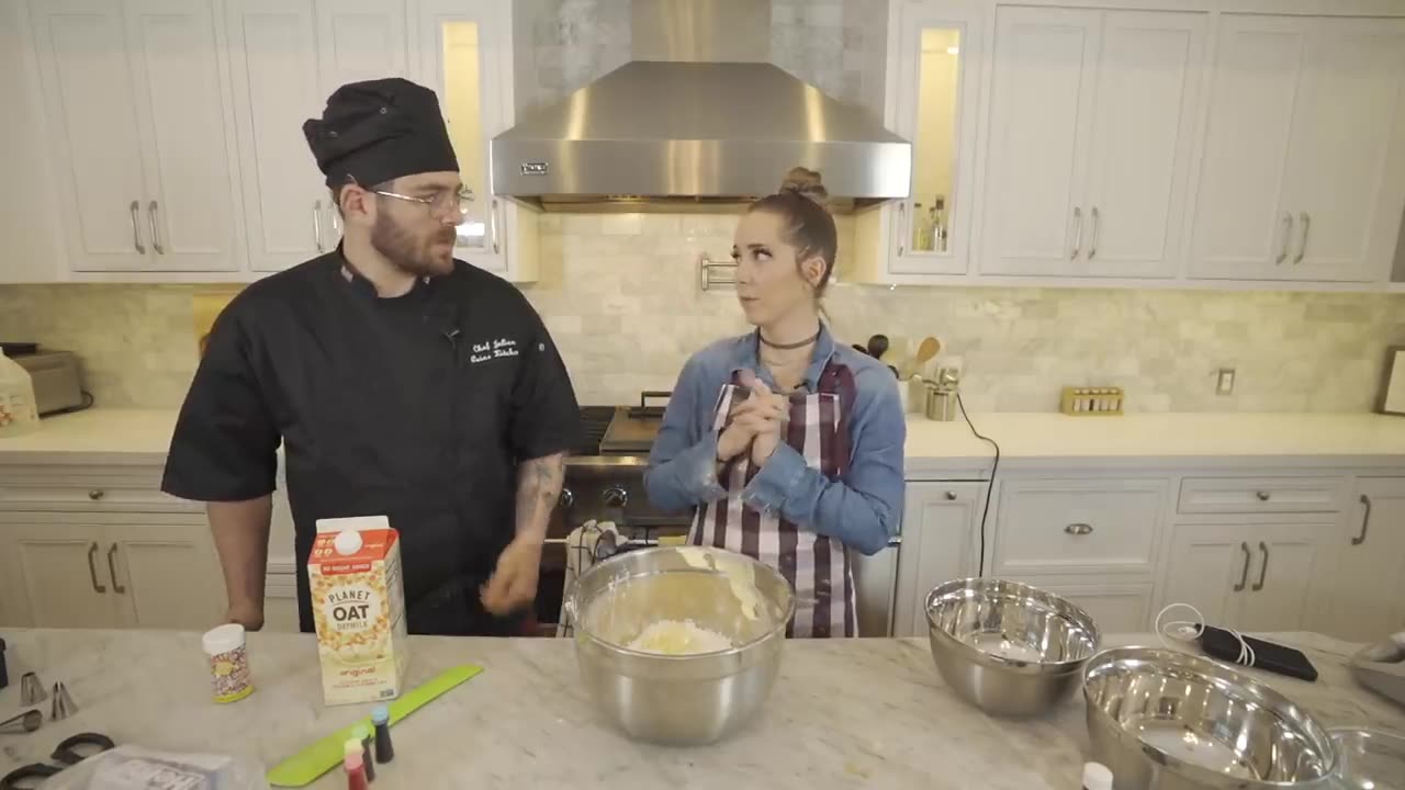 Baking My Boyfriend A Birthday Cake by JennaMarbles