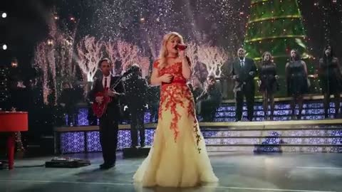Kelly Clarkson Underneath The Tree