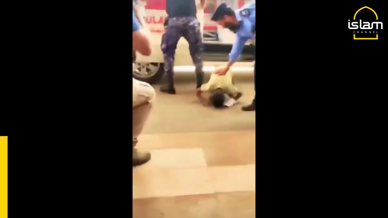 Palestine Boy Does Sujood on srriving at the Hospital