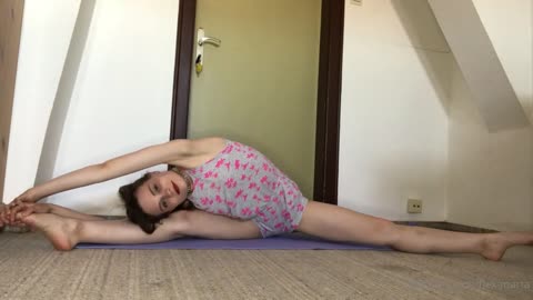 Pt1 Yoga Pose Workout, flexibility Total Body Warm up in A warm sun ☀
