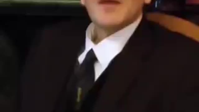 TODA UNA SIMPATÍA EL FLACO PEDORRO.... 🤦♂️🤦♂️🤦♂️