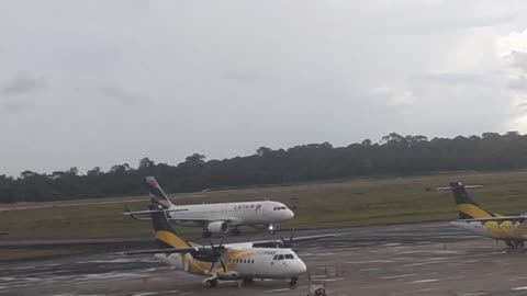 Airbus A320 PR-TYN chega à Manaus vindo de Porto Velho