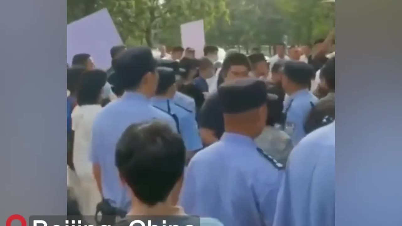 In Beijing, Protestors of Zhongzhi Enterprise Group were attacked by the CCP thugs in white shirts