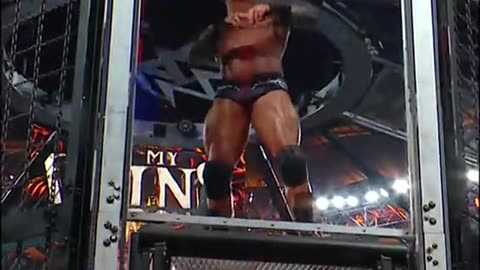 “LOOK UP!” 😂😂😂 #WWE