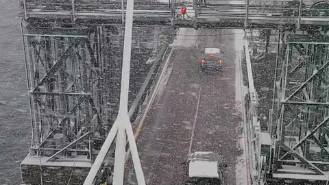 Edmonds Ferry, Snowy offload