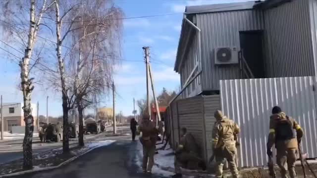 Intense Urban Warfare between Russian and Ukraine military ground army troop forces