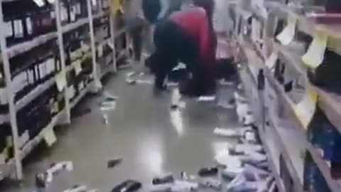 Argentina sees looting amid inflation crisis