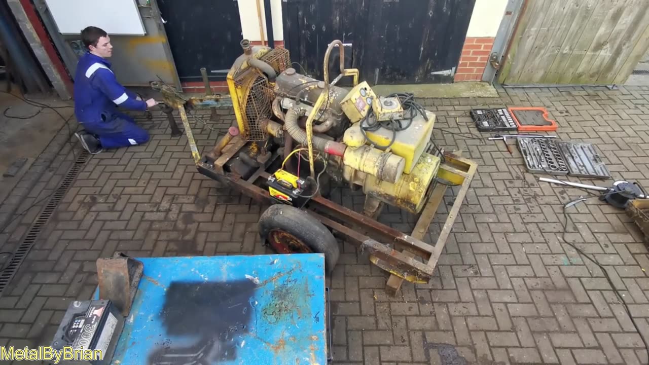 BIG LIZ, A Rayrolle & Co. diesel driven welder refurbishment - Part 1 - MetalByBrian