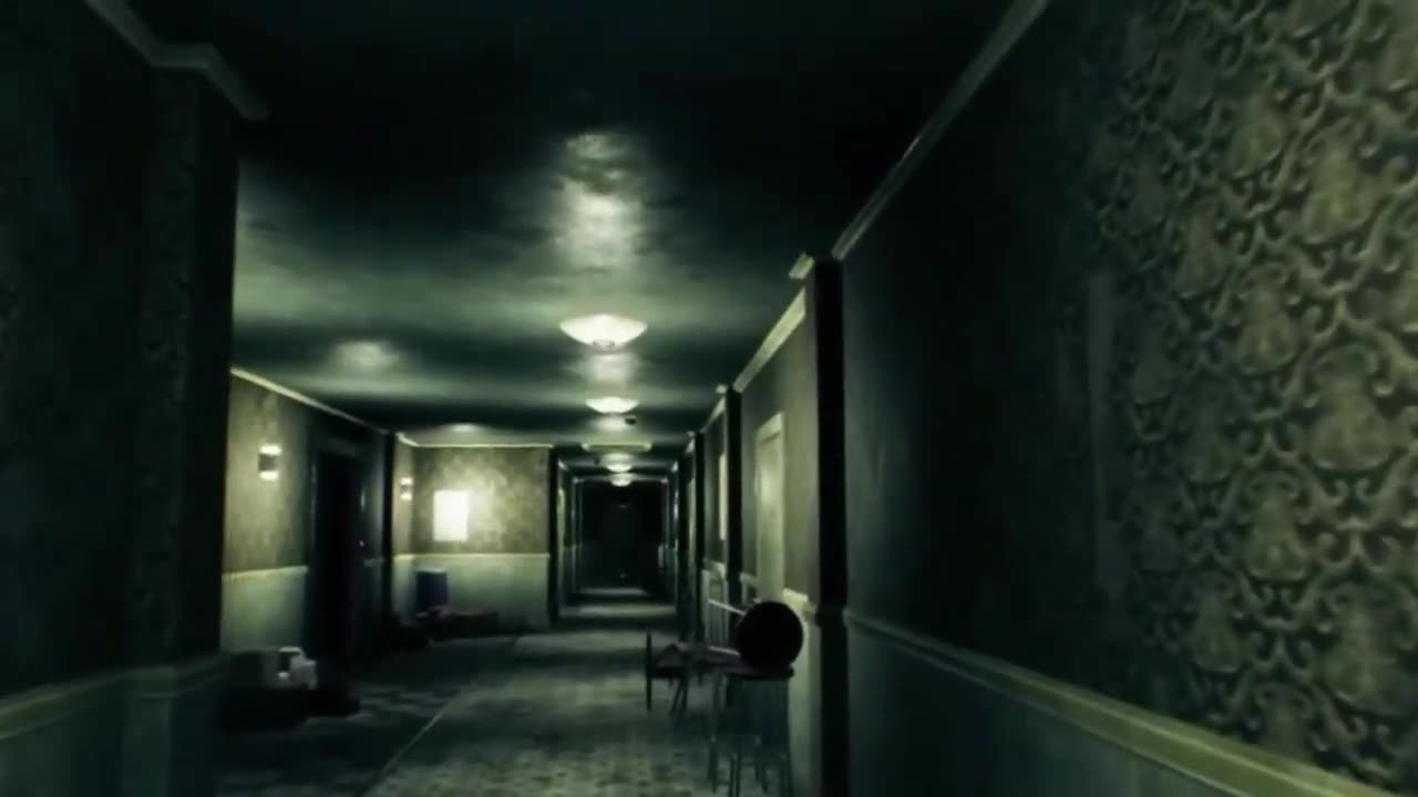 When a Gamer's mom Plays A Horror game At 3 AM