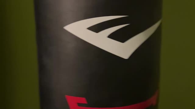 JUST GOT MY BOXING BAG SETUP!!!