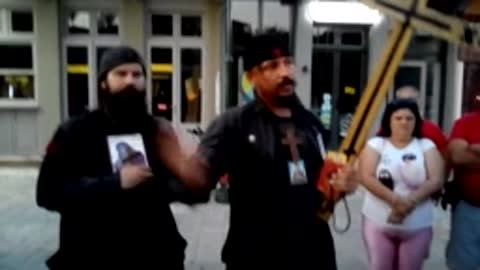 ΘΑ ΣΥΝΕΧΙΣΟΥΜΕ ΝΑ ΒΡΙΣΚΟΜΑΣΤΕ ΣΤΟΥΣ ΔΡΟΜΟΥΣ