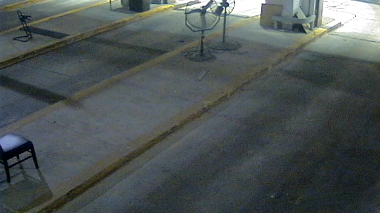 3138RHOBG3CStGarageLeftDoor_2021-01-05_20h51min52s633ms.mp4