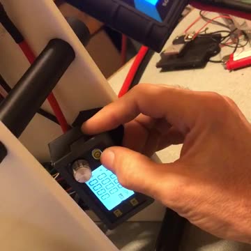 What happens when the 1000vdc 140000uf cap is full?