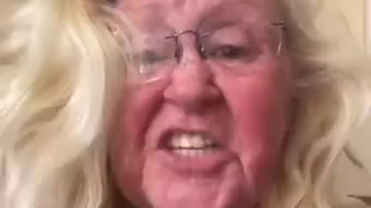 Woman Replies to Transgender Creep who wants Trans to use weapons 😂
