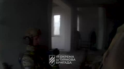 Ukrainians Pinned Down by Russian Artillery Continues to Fight(Intense)