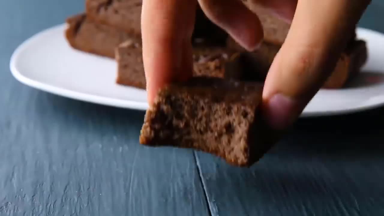 Lean Indulgence: Low-Calorie Brownie Bliss Recipe