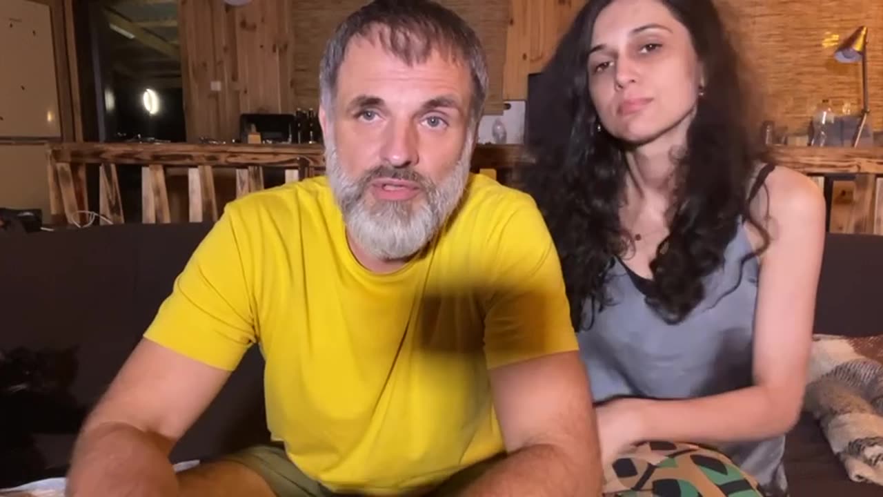 Жан Новосельцев з дружиною Лесею записали відео з дому