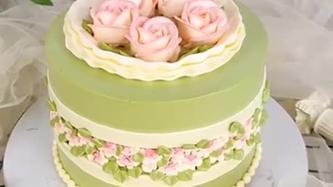 Flower disine on cake