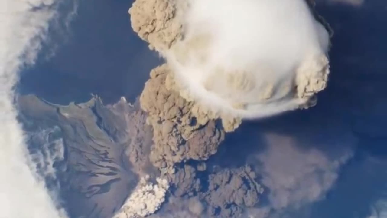 Volcano erupting #trending#short