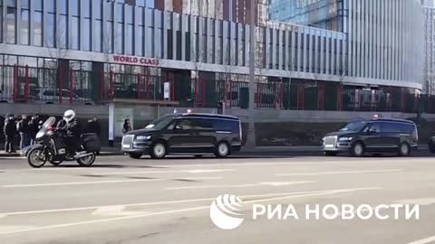 Chinese motorcade on the streets of Moscow