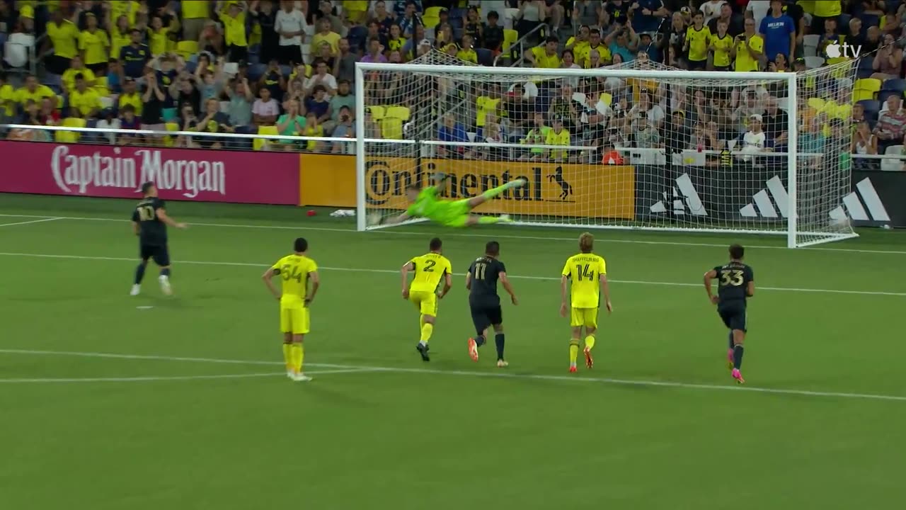 MLS LIVE PK Goal: D. Gazdag vs. NSH, 40'