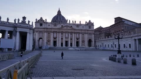 World most smallest country in italy